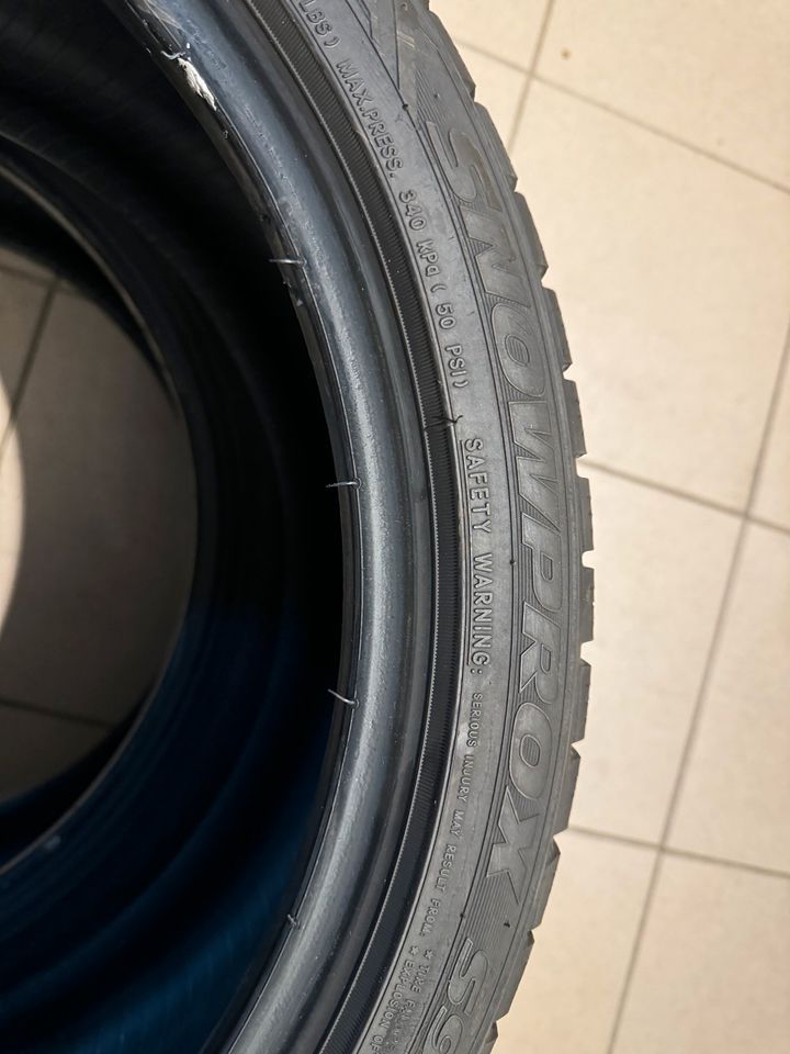 Reifen Toyo 245/35 R18 in Markgröningen