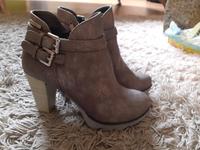 Bugatti Stiefeletten Stiefel Schuhe Absatz braun Gold Gr. 36 -NEU Nordrhein-Westfalen - Velbert Vorschau