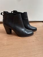 UGG Boots mit Fell | Stiefelette Nordrhein-Westfalen - Burscheid Vorschau