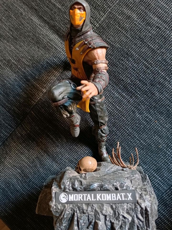 Mortal Kombat X Scorpion Figur, Statue, Collector Edition, Comic in Schwerin