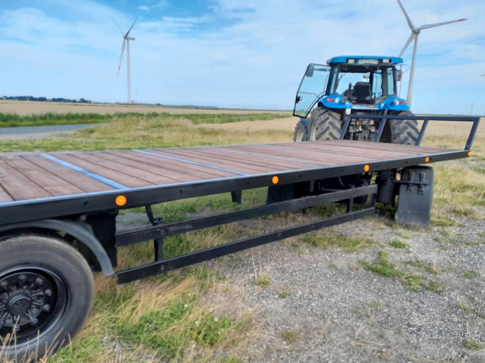 Ballenwagen Strohanhänger Kartoffelkisten Plattform Tinyhouse in Wesselburen