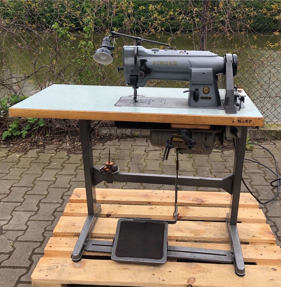 Alte Nähmaschine | Singer | Singer Sewing Machines | 211 G 358 | in Hannover