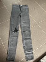Bershka Skinny Jeans grau 34 Hessen - Weiterstadt Vorschau
