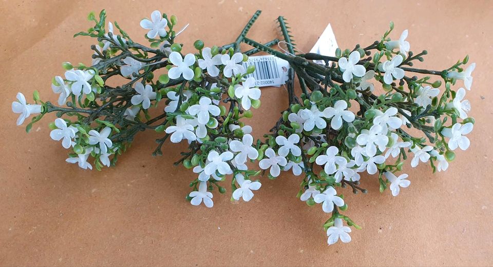 Künstliche Blumen Kunstblumen Glitzerrosen Seidenblumen in Bernsdorf