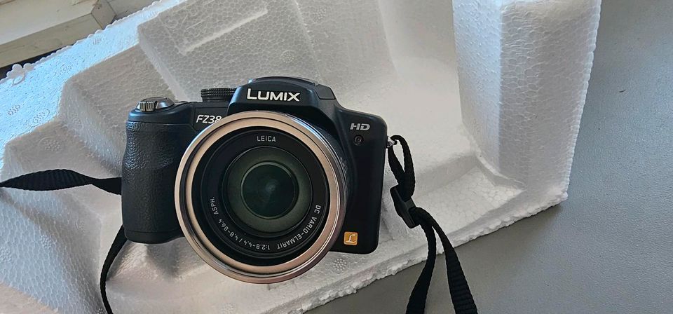 Panasonic Lumix DMC-FZ38 Digitalkamera - 2 Megapixel 18x Opt.Zoom in Hamburg