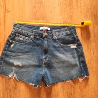 Neu Oryginal Tommy Hilfiger Jeans Shorts Damen Gr. 29 Nordrhein-Westfalen - Lüdenscheid Vorschau