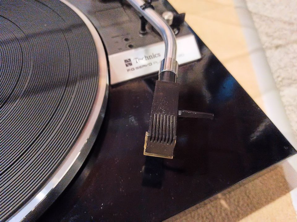 Technics SL-20 Plattenspieler manuell Glanz Foliert in Leichlingen