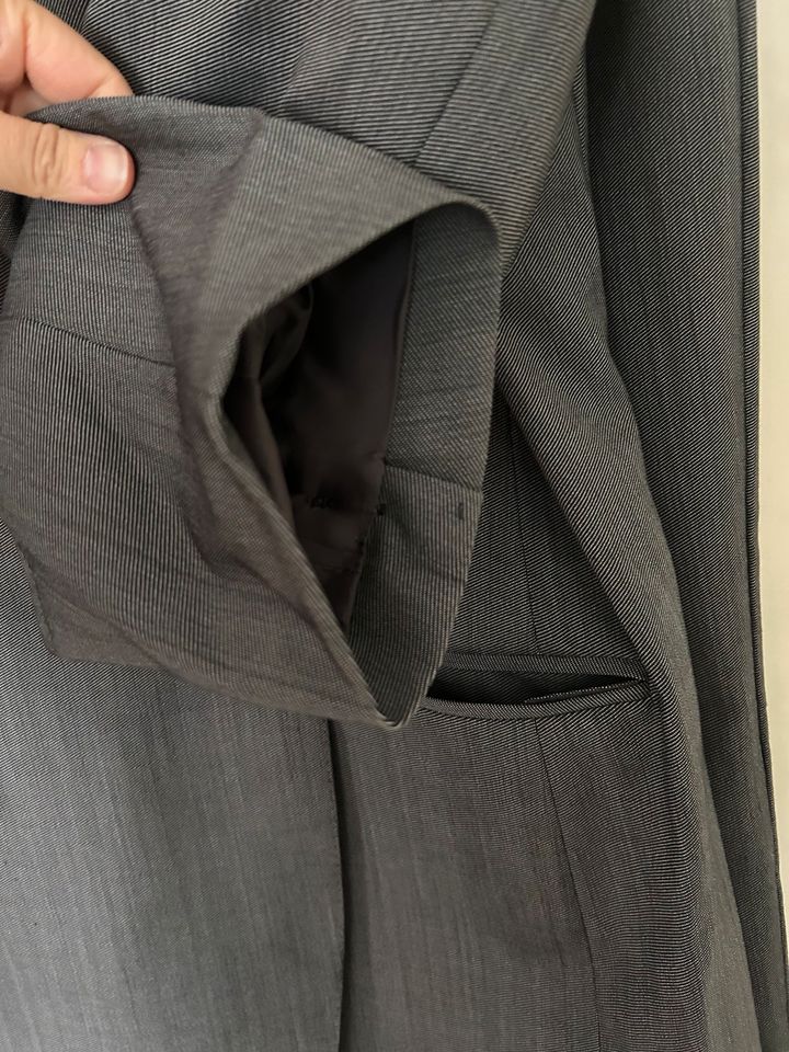 Zegna Hosen Anzug Jarkett Sakko Bundfalten 56 R grau Leinen in Rimbach