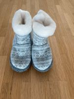 Baby Schuhe Hausschuhe Wagenschuhe 16/17 Berlin - Hohenschönhausen Vorschau