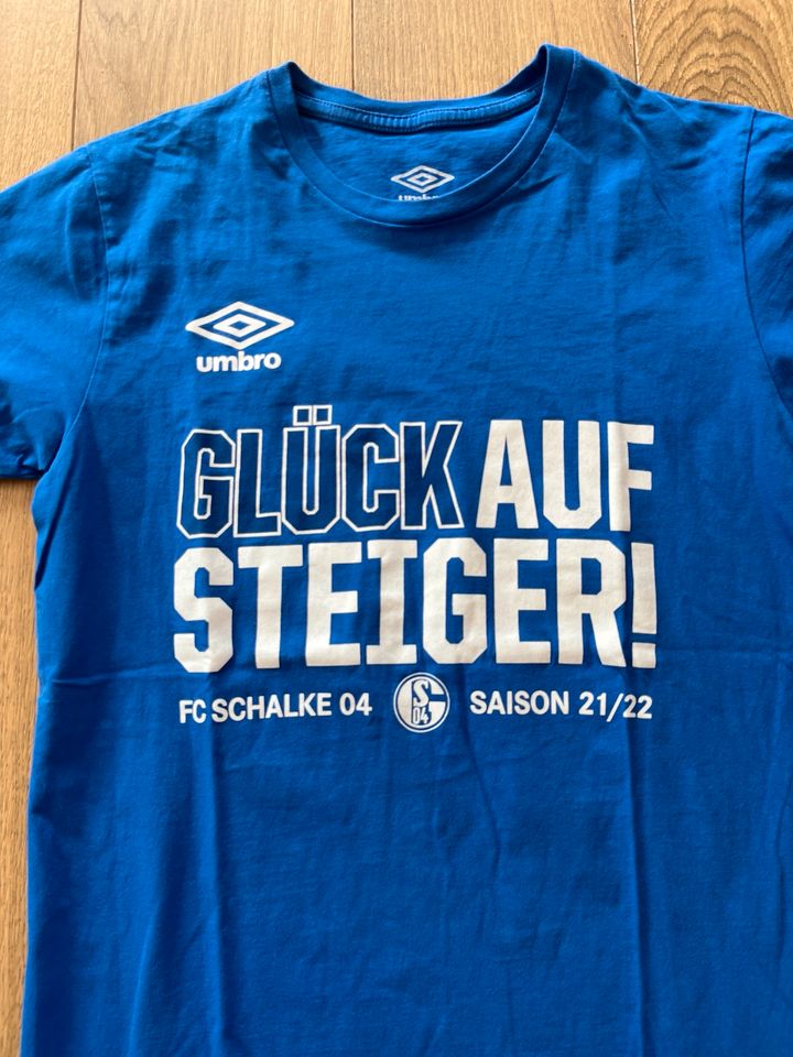 Umbro FC Schalke 04 Herren T-Shirt Gr.M blau Trikot in Brackenheim