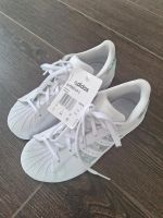 Adidas Sneaker Turnschuhe Superstar Gr. 33 neu Saarland - Tholey Vorschau