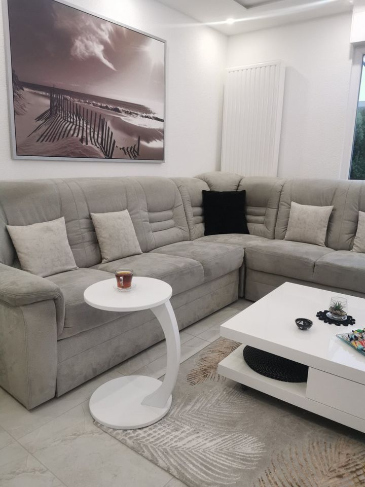 NEU ✅✅ Couchtisch mit Rollen - Kleiner Beistelltisch C Form - stylischer Sofatisch in weiß oder anthrazit  - runder Tisch als Ablagefläche für Couch und Sofa - Bestseller - Topseller in Rheinberg