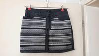 Jeansrock Minirock anthrazit/schwarz weiß gestreift Gr. 36/38 Bayern - Lichtenfels Vorschau