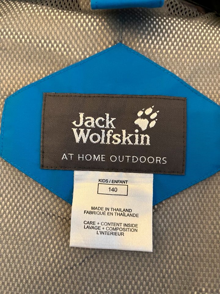 Blaue Outdoor-Jacke Gr. 140, Jack Wolfskin in Berlin