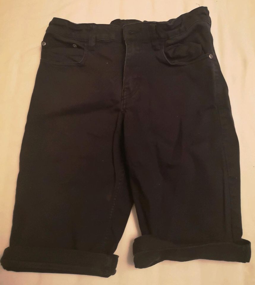 H&M kurze Jeans, schwarz, 170 in Berlin