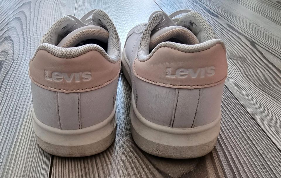 Levis Sneaker, weiß/rosa, Gr. 33 in Berlin