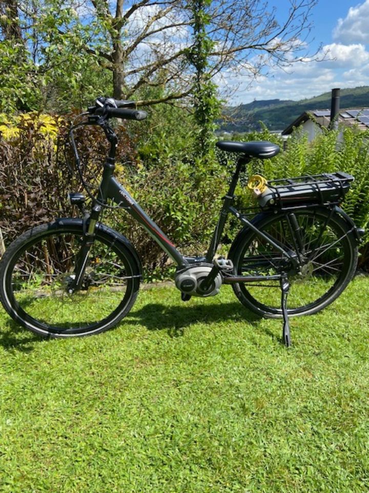 E-Bike Damenrad, tiefer Einstieg, Marke Victoria in Kreuztal