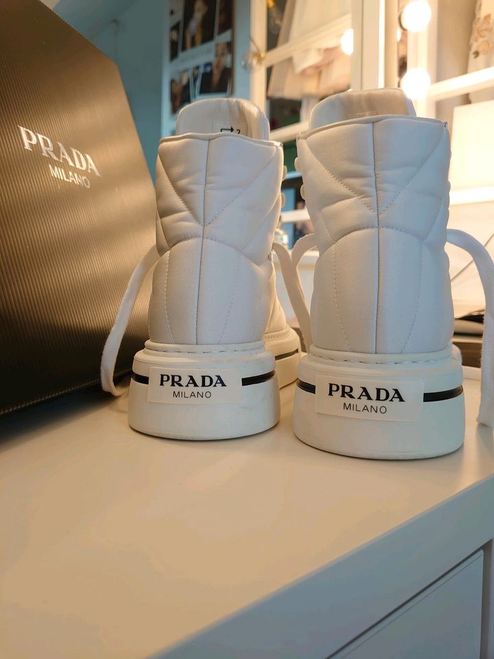 Prada Macro High-Top-Sneaker aus Re-Nylon und Leder in Olpe