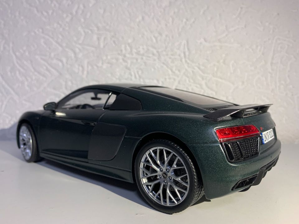 Audi R8 V10 Plus Coupe / 1:18 / KYOSHO / NEU in Karlstadt