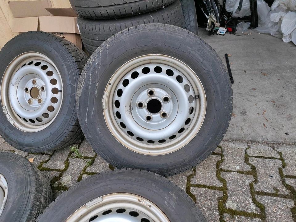 VW T5 T6 Winterreifen 215/65 R16C 106/104 in Solingen