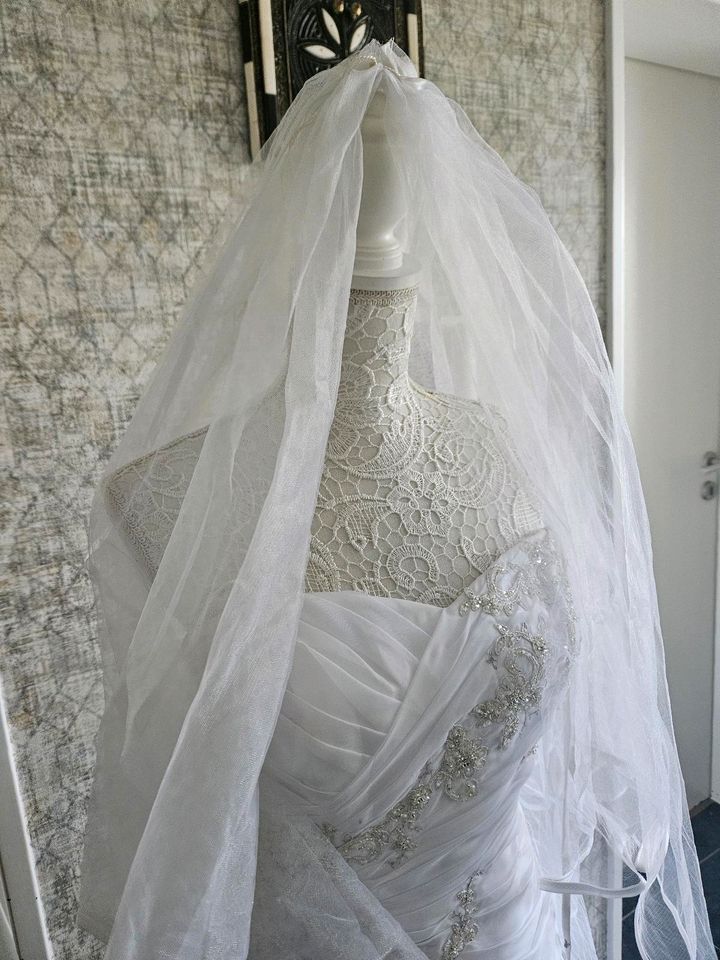 Brautkleid Hochzeitskleid in Erkrath