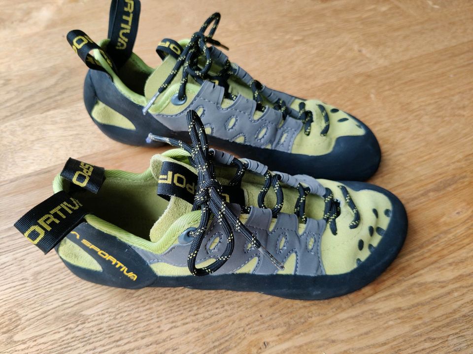 Kletterschuhe La Sportiva 41 in Bingen