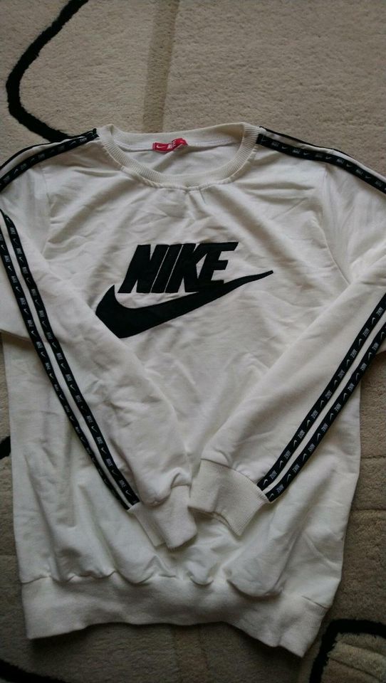 Nike Pulli Shirt weiß Gr. L in Marl