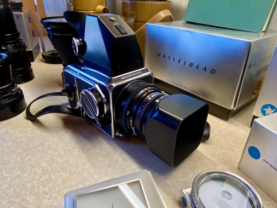 Hasselblad 500 C/M Kamera mit viel Zubehör super Zustand in Achim