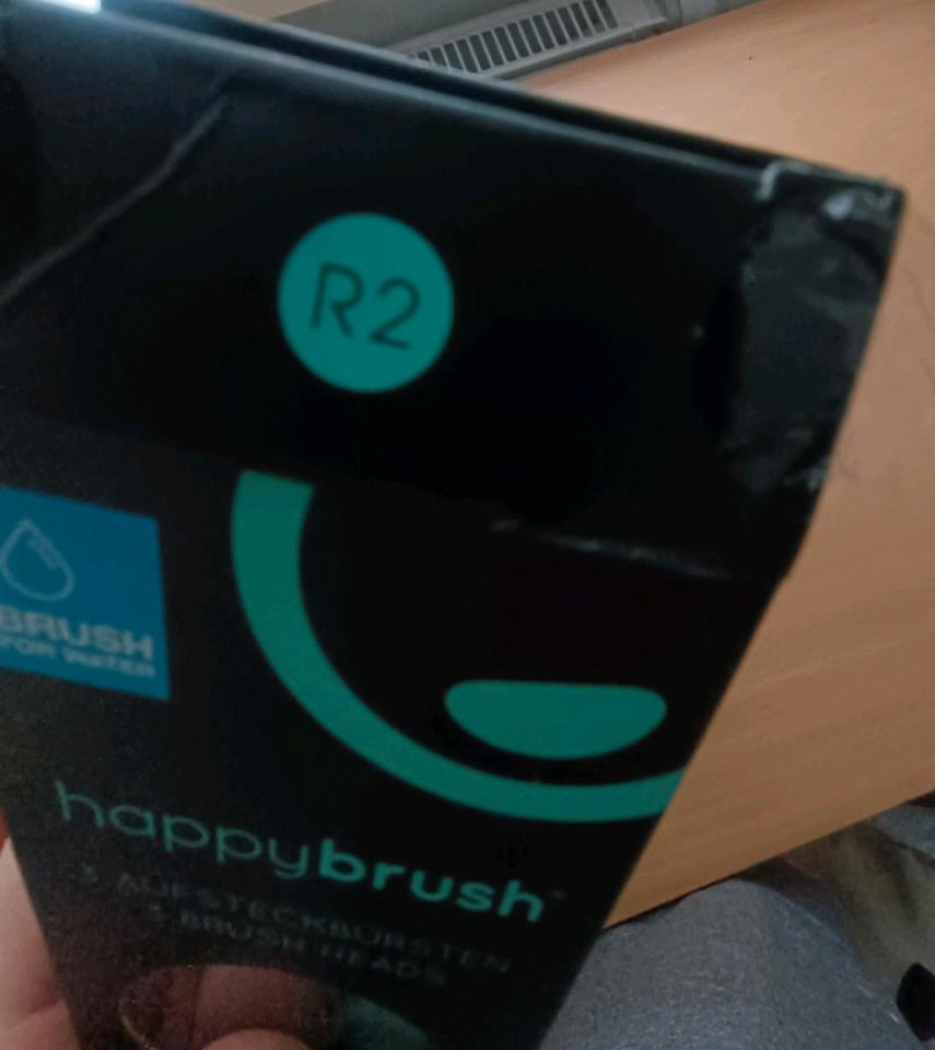 Happy brush R2 elektrische Zahnbürste mit Zubehör neu in Bernsbach 