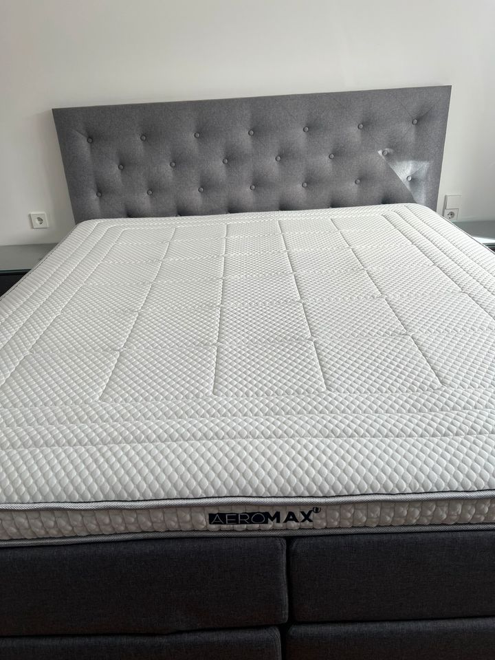 Boxspringbett 180x200+2x Nachschrank in Stuttgart