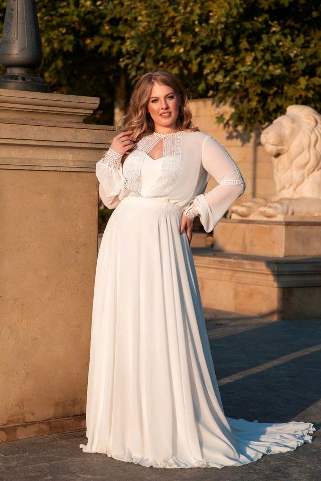 Curvy Brautkleider von Monica Loretti & Angela Bianca in Hessisch Lichtenau