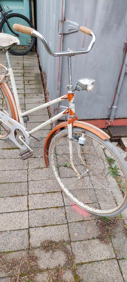 Crescent Oldtimer Damen Fahrrad 28 Zoll 60er Jahre aus Schweden in Biebesheim
