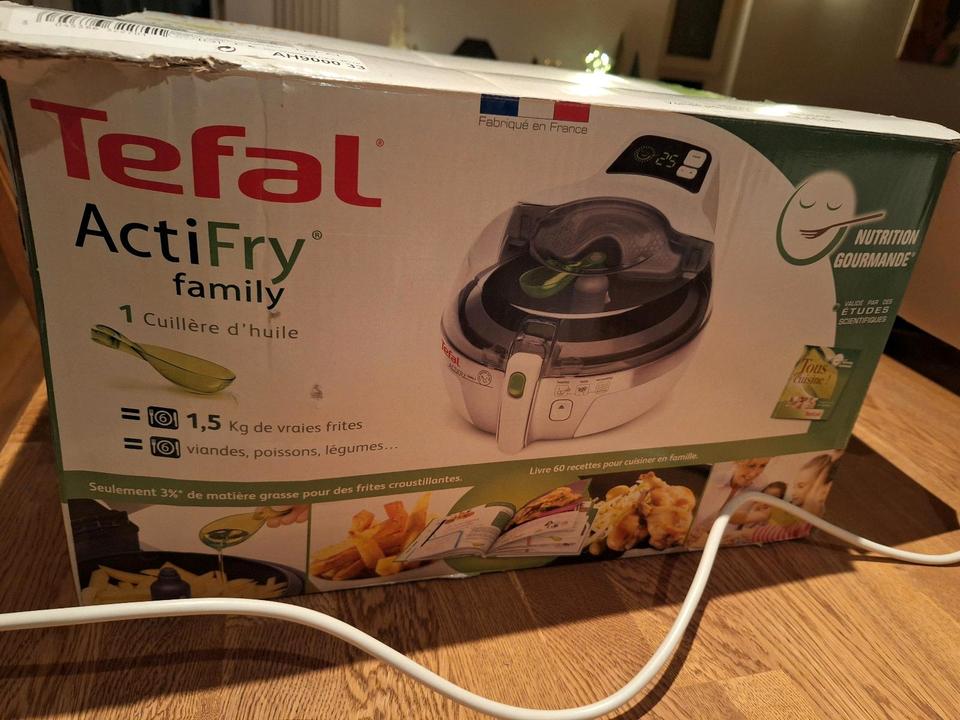 Heißluftfriteuse; Tefal ActiFry family; für 1,5 kg Kartoffeln in Homburg