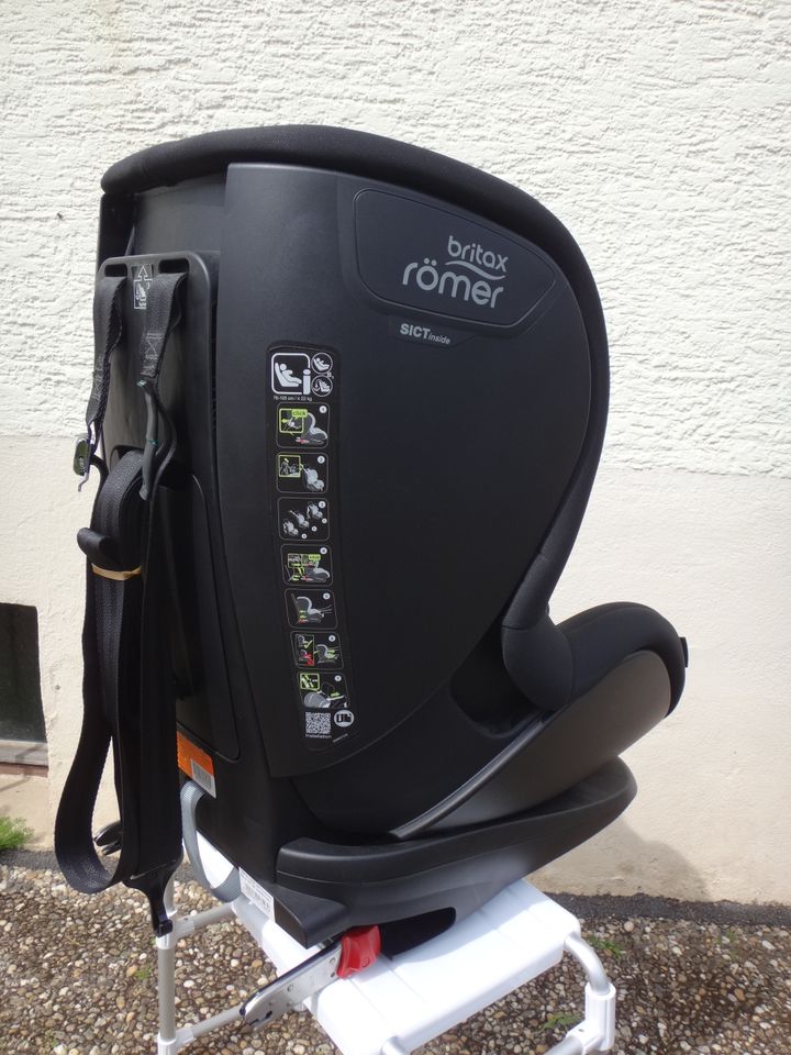 Kindersitz Britax Römer Trifix i-size Isofix schwarz Neuwertig in Obersulm