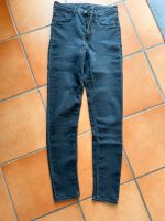 Jeans  2 und zwei andere 4 Hosen Hessen - Vellmar Vorschau