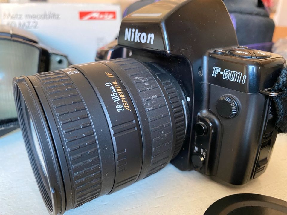 Nikon F-801s Spiegelreflexkamera, Sigma Objektiv 28-105 in Breisach am Rhein  