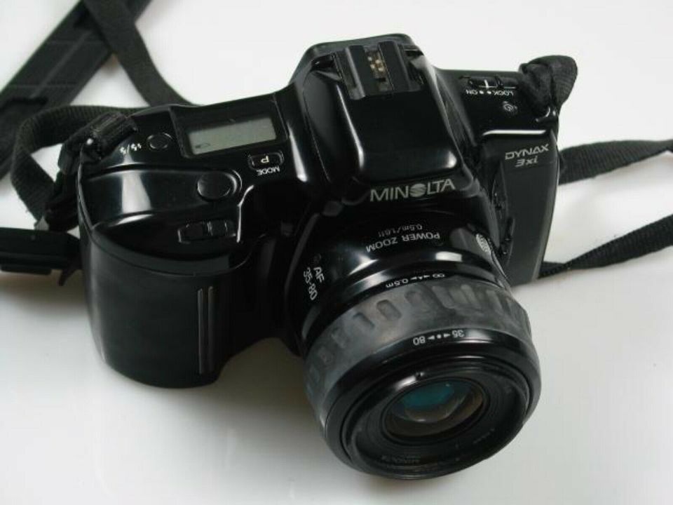 MINOLTA Dynax 3 XI plus Blitz plus Zoom Objektiv incl. Fototasche in Berlin