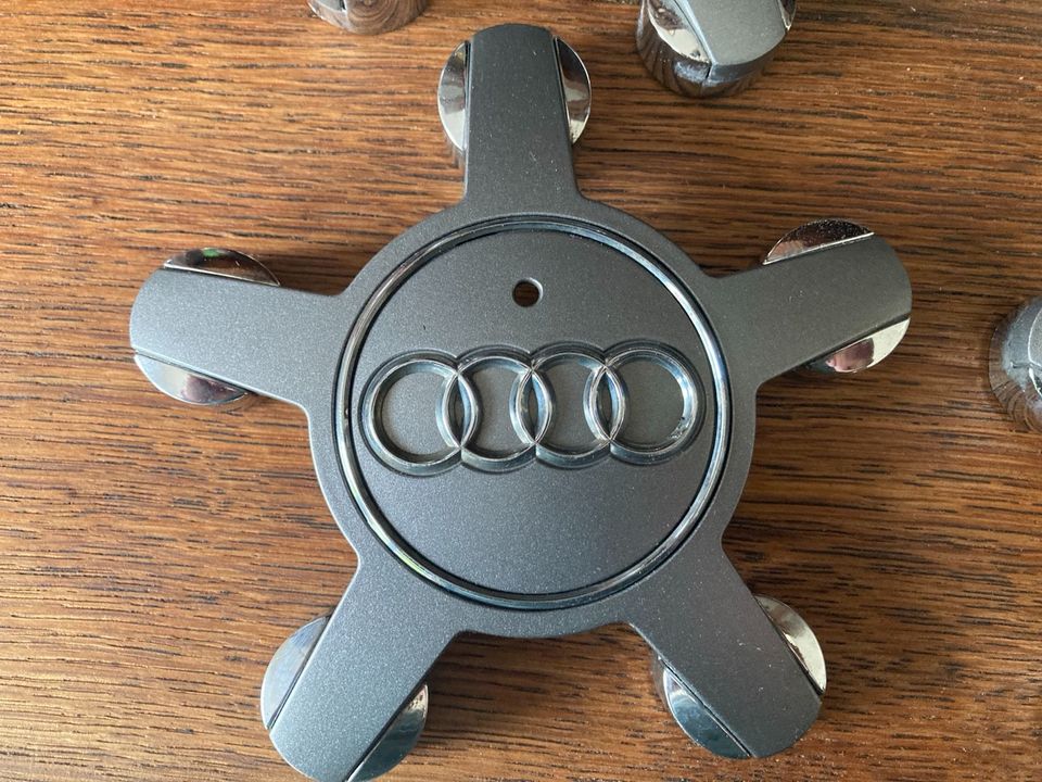 Audi Felgendeckel Nabendeckel Schraubenabdeckung in Hamburg