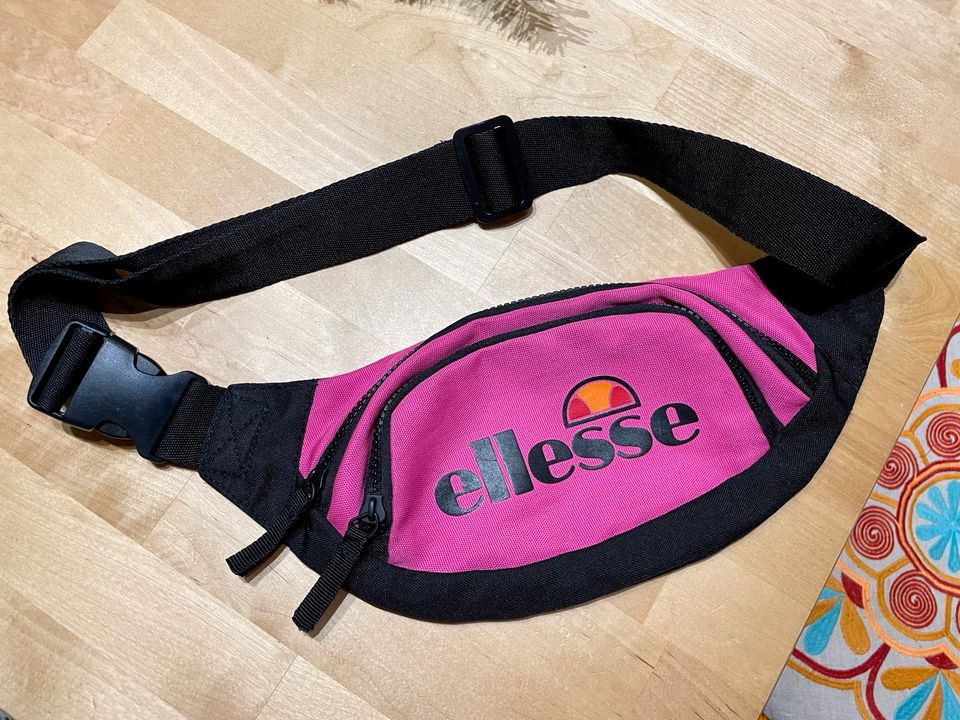 Ellesse Gürteltasche / Bauchtasche - Pink - 25 X 14 cm in Berlin