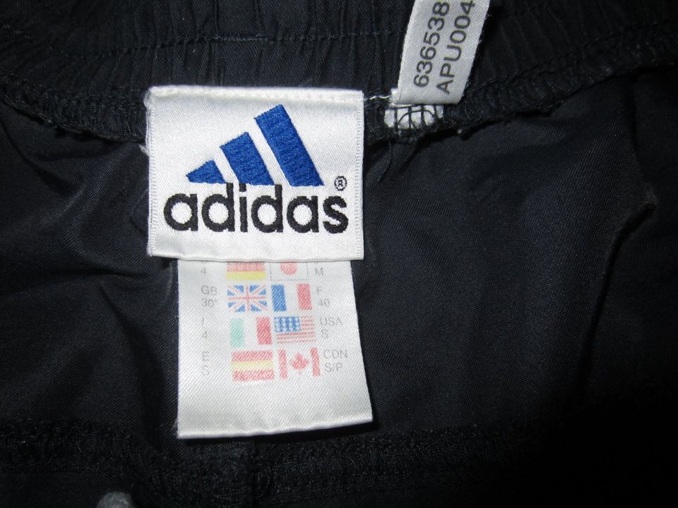 Adidas Sporthose Shorts Gr. S Schwarz leichter Stoff in Köln