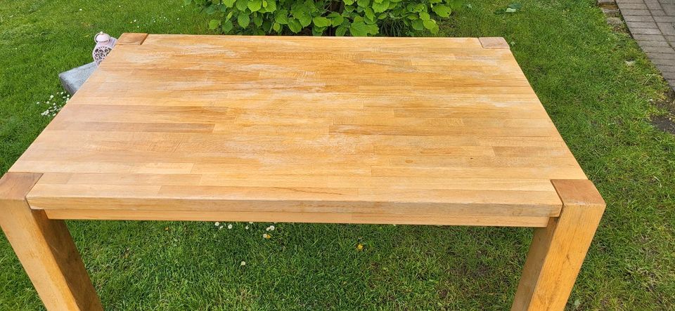 Holztisch zur Renovierung in Kempen