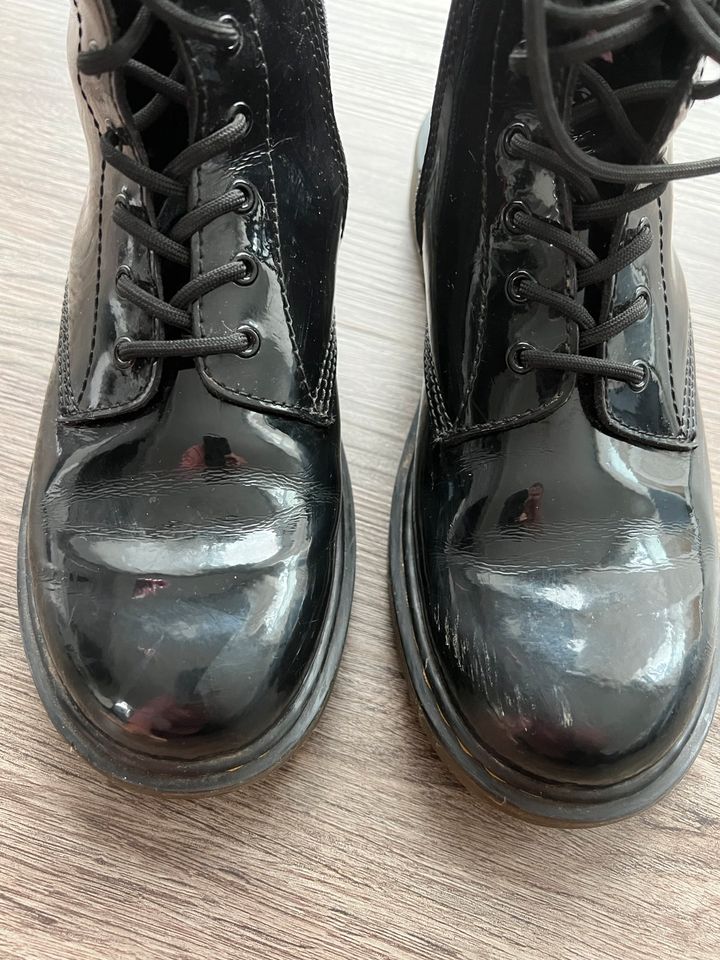 Dr.Martens Schnürstiefelette -1460 schwarz Lack Gr.37 in Moers