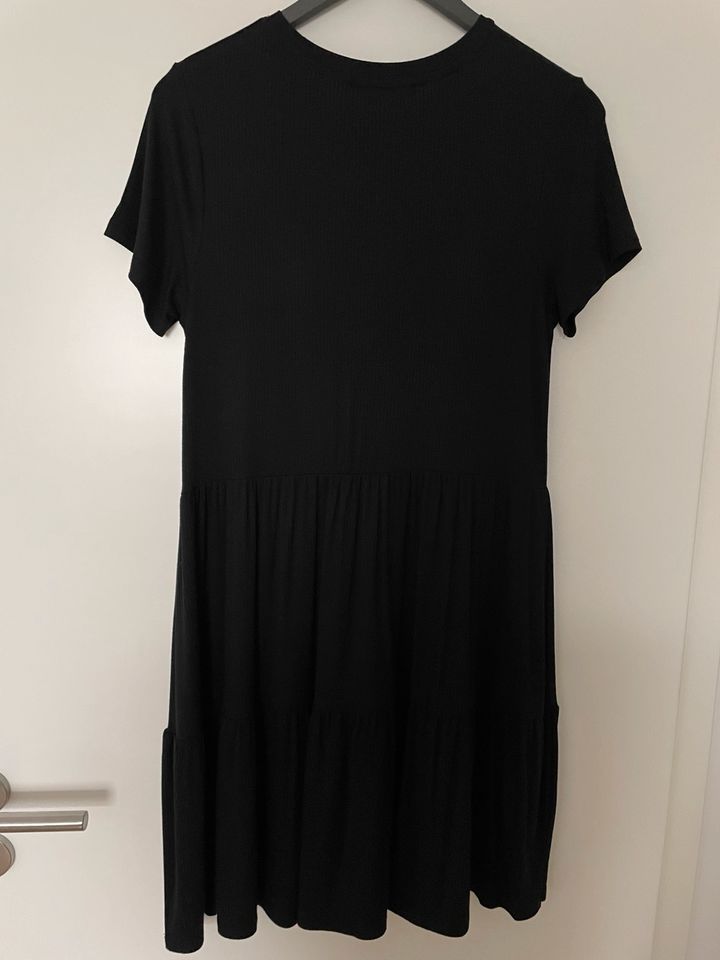 Mango T-Shirt Kleid schwarz Größe S in Bünde