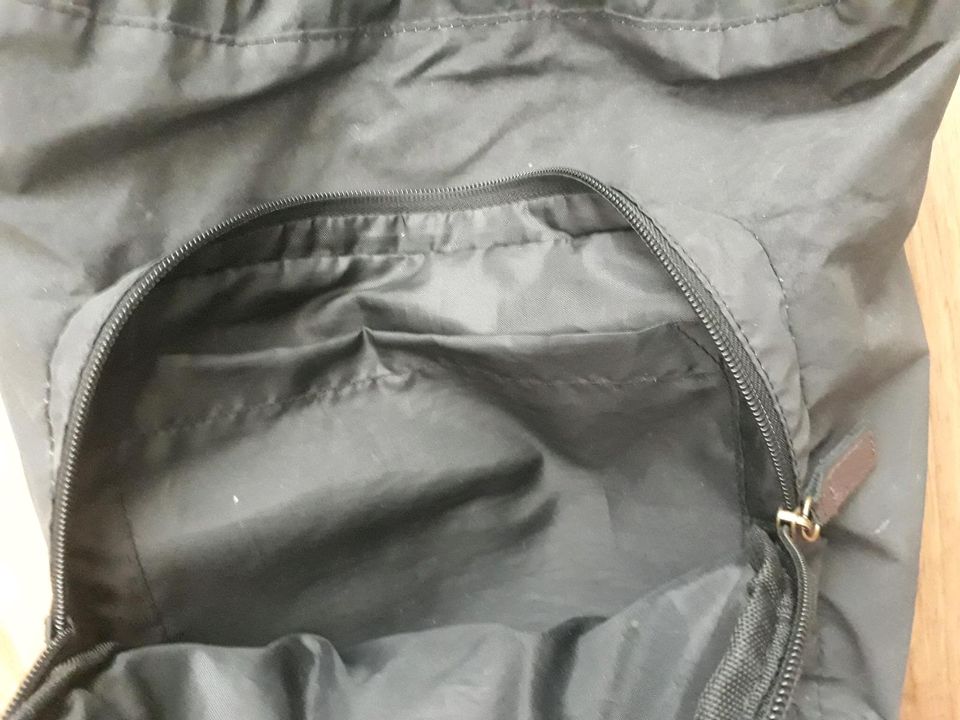 Rucksack Navy/Braun und reflektiert in Nürnberg (Mittelfr)