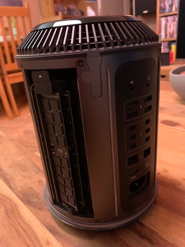 Apple Mac Pro 6.1 12-Core Intel Xeon E5 2,7 Ghz 64 GB RAM in Berlin