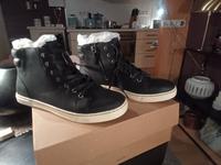 UGG Gradie hohe Sneaker schwarz Gr. 40 Neuwertig! Nordrhein-Westfalen - Erftstadt Vorschau