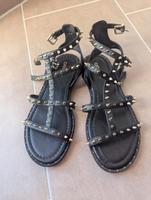 Damen Sandalen schwarz gold Catwalk Nieten gr 38 neu Bayern - Rotthalmünster Vorschau