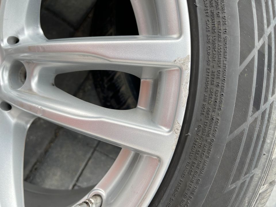 4 Winterreifen  225/50/R17  94V Runflat Hankook auf Alufelg in Bedburg