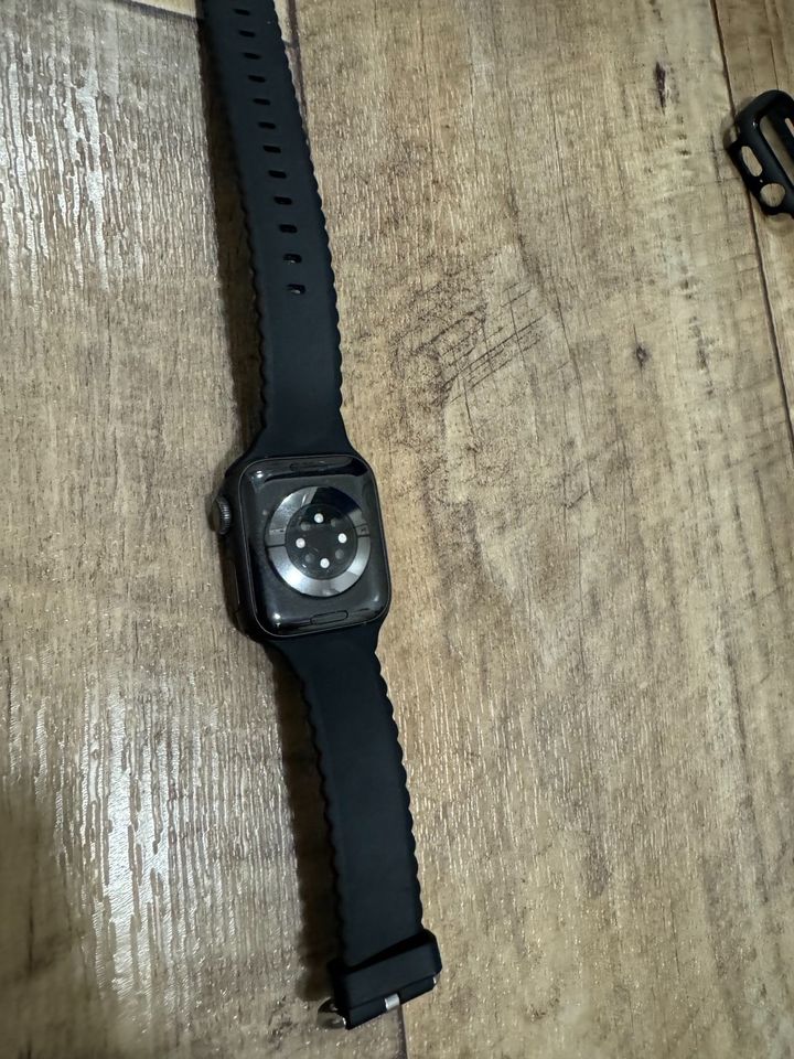 Apple Watch 6 40mm GPS Version in Kamenz