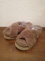 UGG FUZZ SUGAR CROSS SLIDE Hausschuh Größe Eu 40 Baden-Württemberg - Waldkirch Vorschau